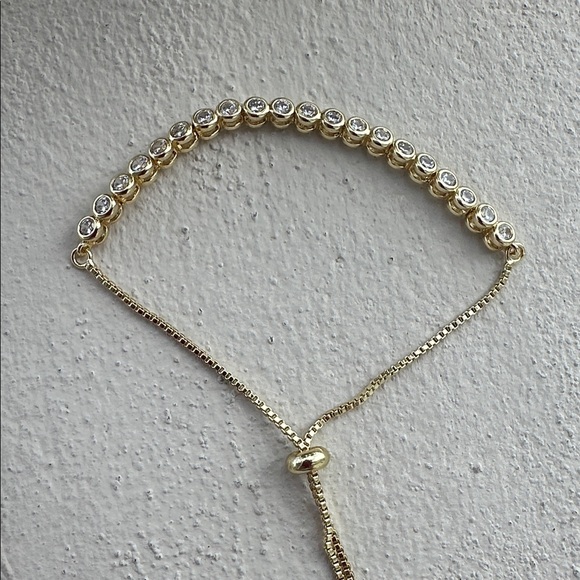 Elegant Gold and Diamond like Bracelet - Picture 5 of 7